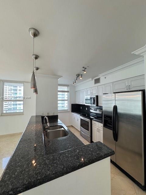 Building Photo - 1155 Brickell Bay Dr