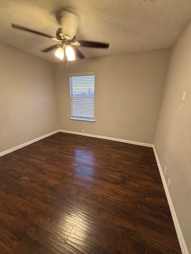 Building Photo - Charming 4 bed, 3 bath house for rent in w...