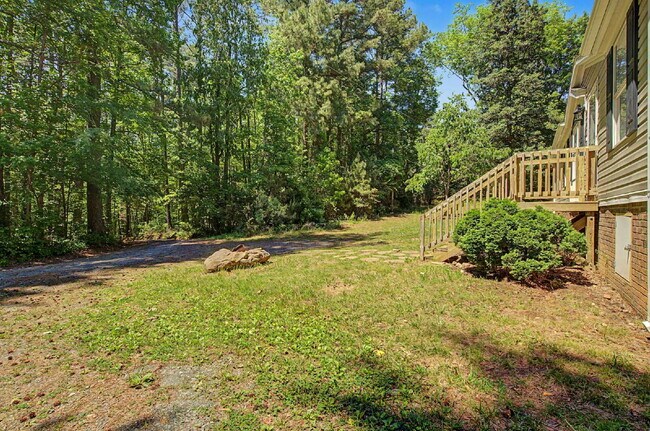 Building Photo - Updated 3-Bedroom Home on 10 acres in Chapel Hill