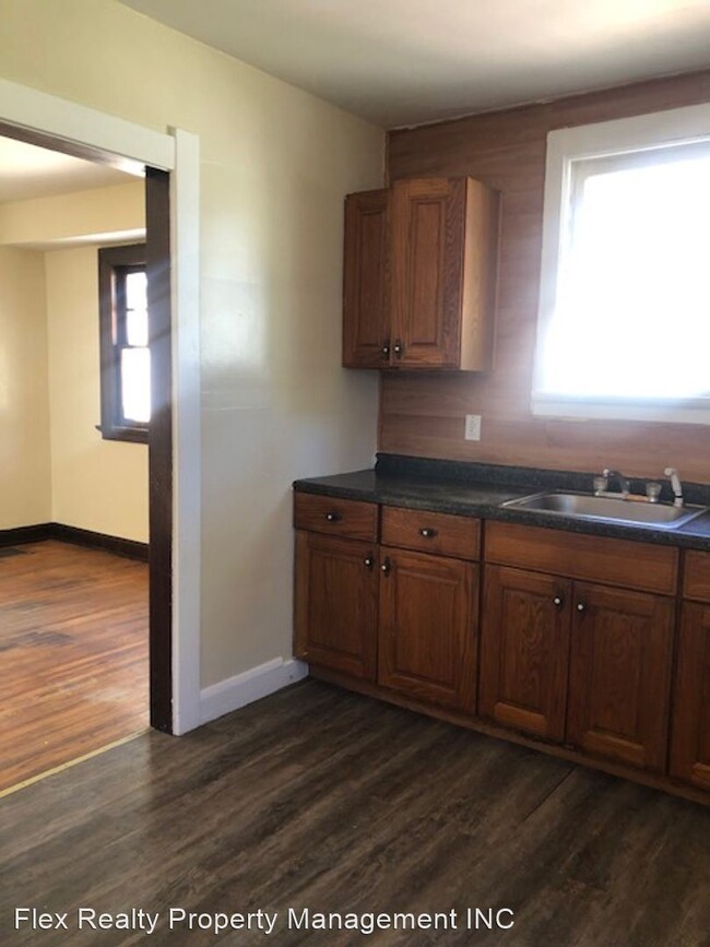 Building Photo - 2 br, 1 bath House - 552 CUSTER