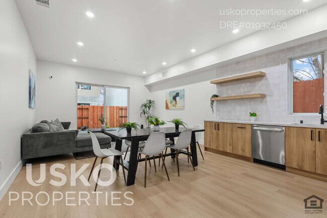 Building Photo - 2817 Democracy Alley