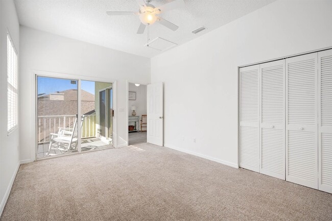 Building Photo - 212 Somerset Ct