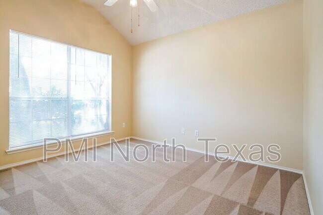 Building Photo - 2708 Berry Hill