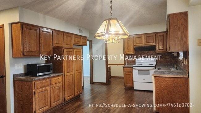 Building Photo - 7717 W 112th St