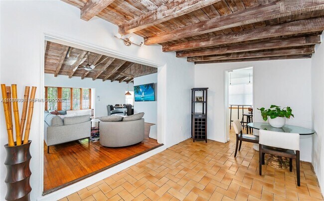 Building Photo - 2379 Overbrook St