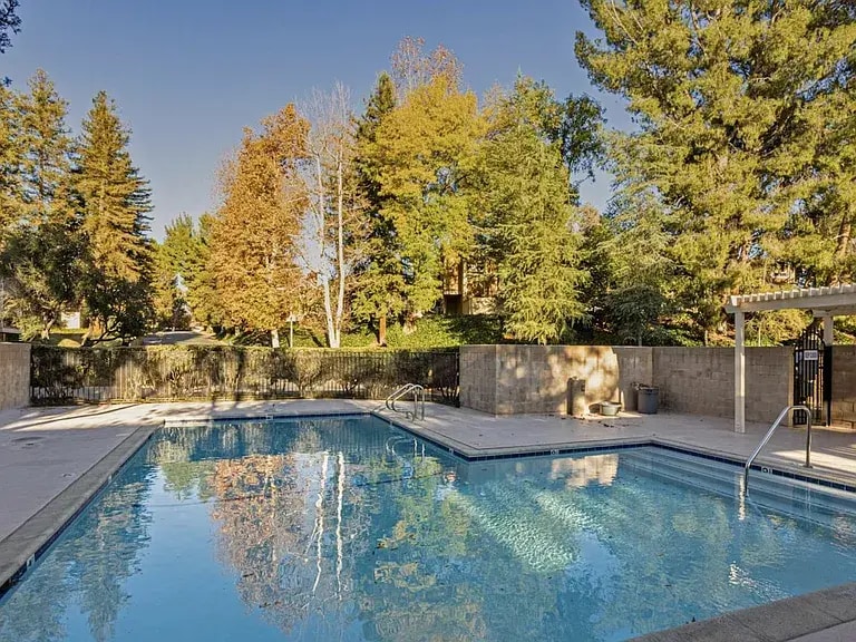 Swimming Pools - 18241 Andrea Cir N