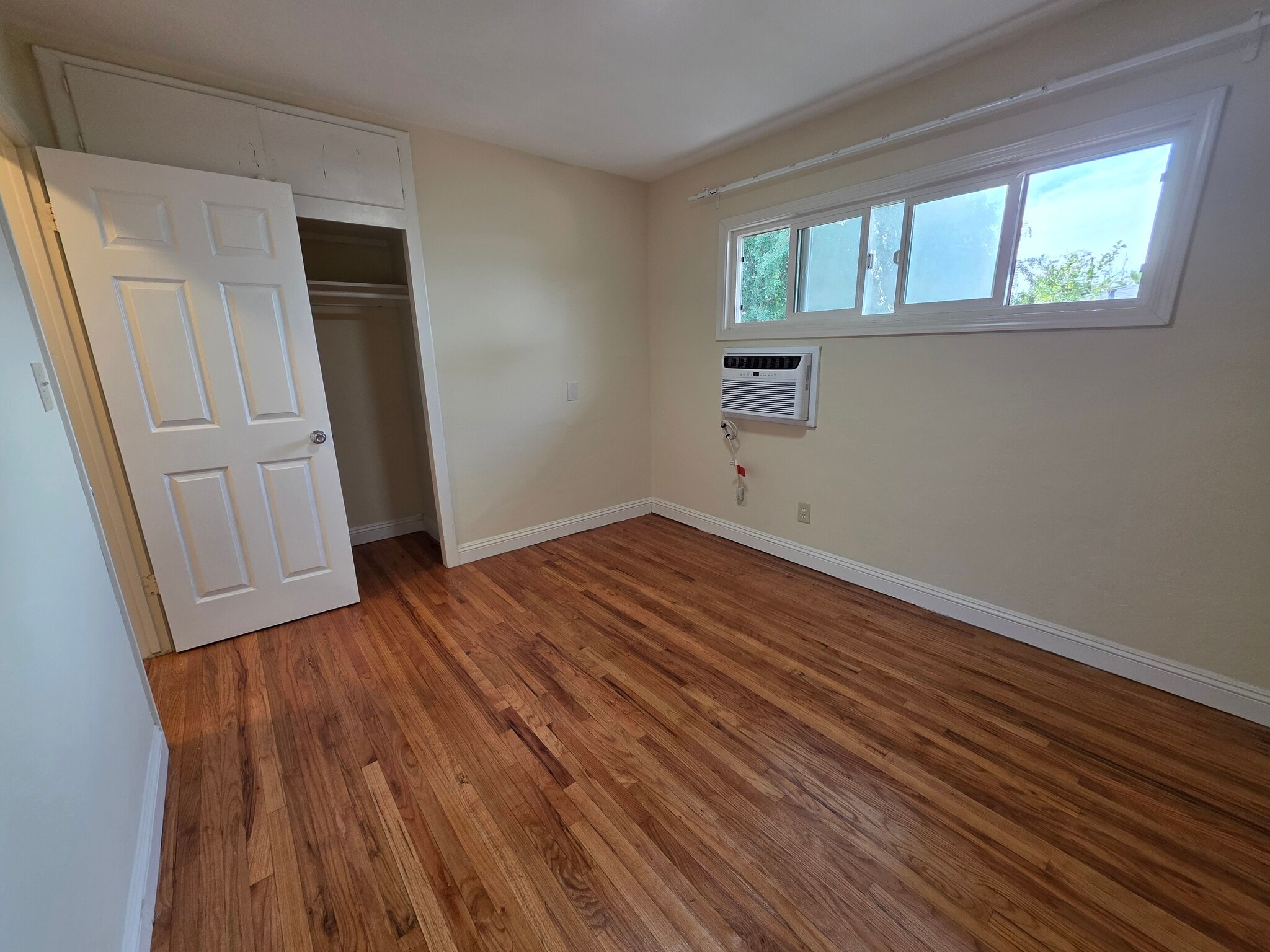 Building Photo - 5457 Dorothy Dr