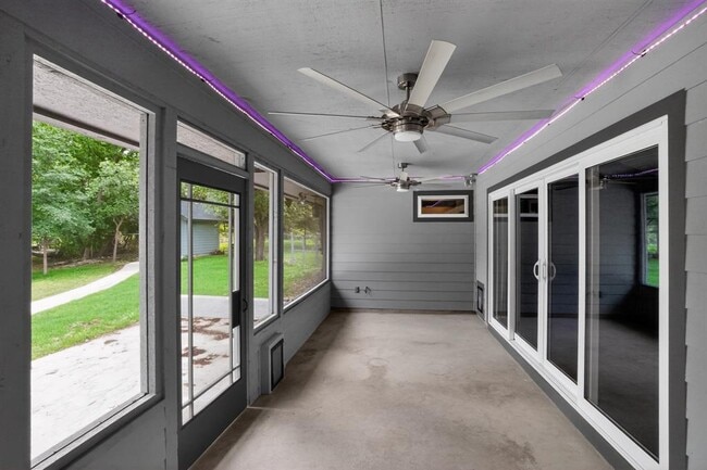 Building Photo - 513 Meadowbrook Dr