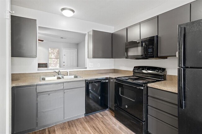 Building Photo - 1815 River Crossing Cir