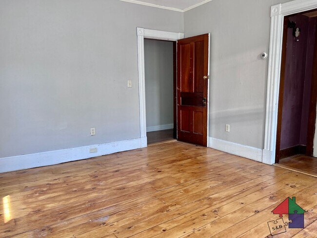 Building Photo - 88 Buell St