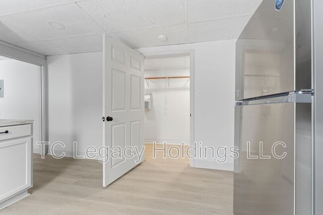 Building Photo - 16 Flint St