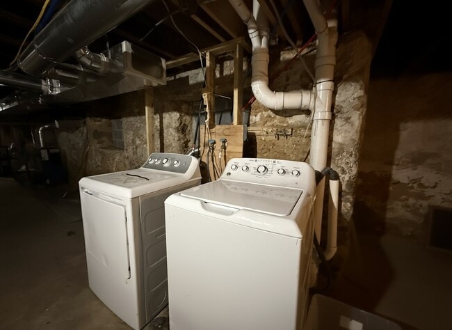 Building Photo - 4632 Old York Rd