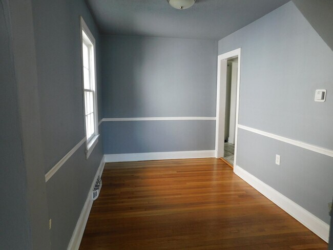 Building Photo - 304 Shenandoah Ave