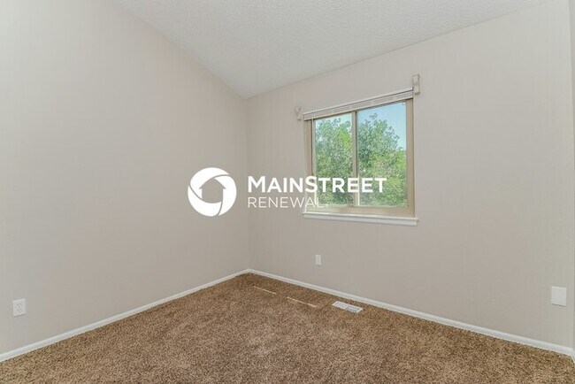 Building Photo - 4 Bedroom Pet-Friendly Home in COLORADO SP...