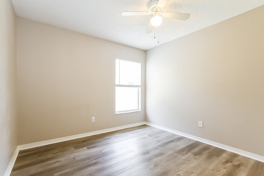 Building Photo - 234 Bay Meadow Dr