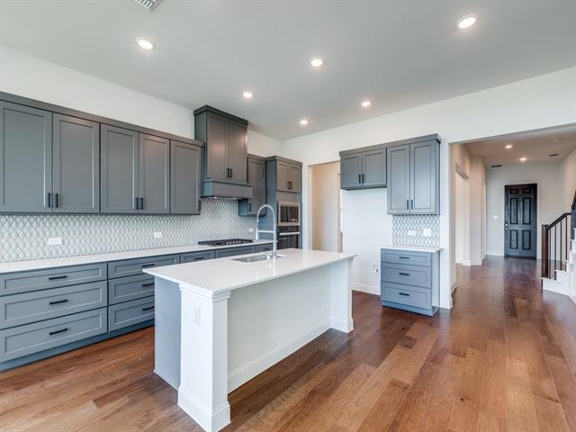 Building Photo - 604 Verona Dr