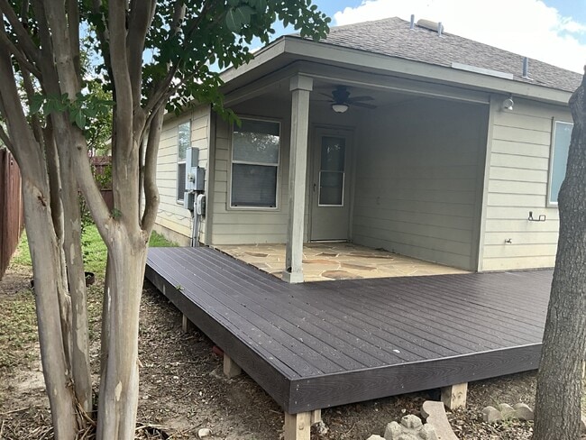 Building Photo - "Charming 3-Bedroom Haven in Selma with Granite Elegance!"