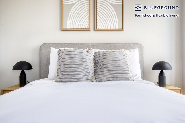 Building Photo - 3450 N Lake Shore Dr.