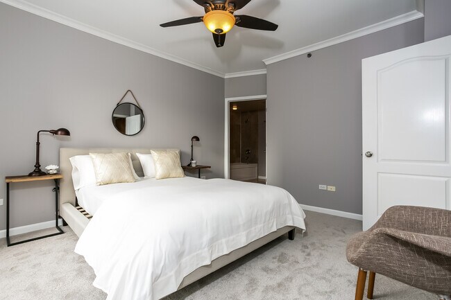 Building Photo - 1212 N Wells St