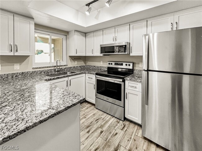 Building Photo - 18660 Miami Blvd