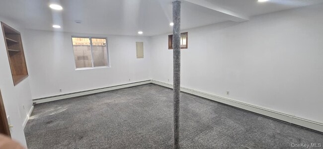 Building Photo - 51 Peconic St