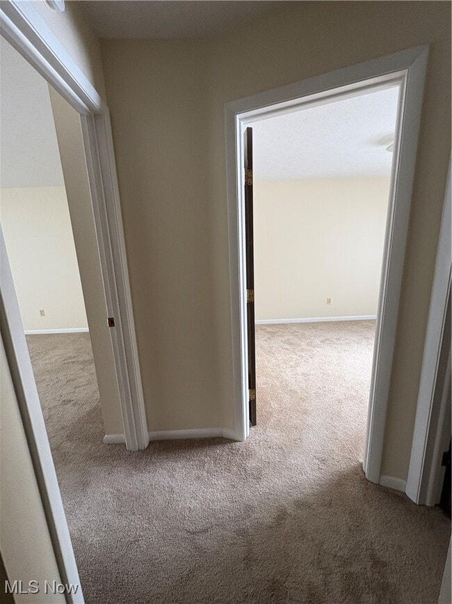 Building Photo - 2358 Echo Valley Dr