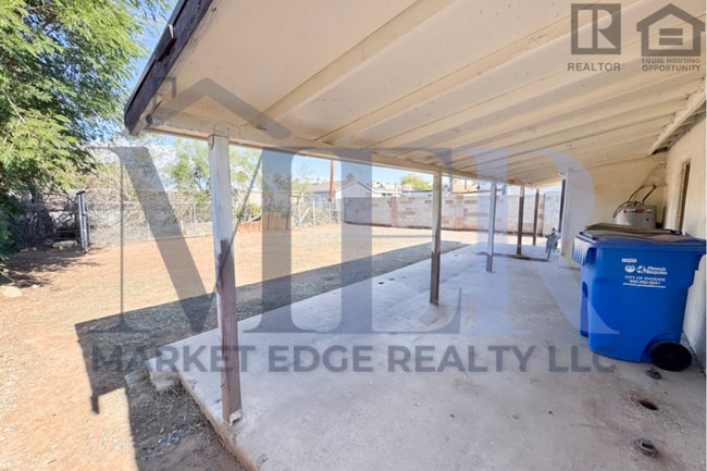 Building Photo - 2Bed/1Bath House 24th St/Thomas Rd! NO CREDIT, NO BACKGROUND, NO RENTAL HISTORY CHECK!