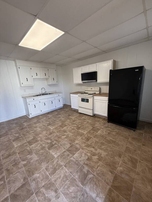 Building Photo - 204 Spring St