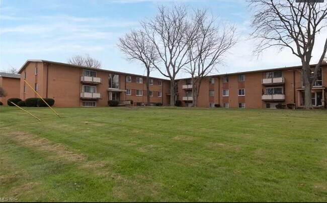Primary Photo - 22081 River Oaks Dr
