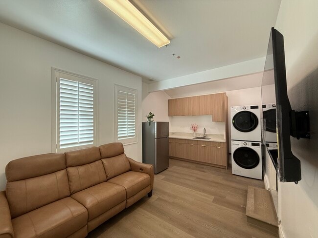 Building Photo - 16004 Cascade Dr