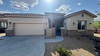 Building Photo - 3649 Sienna Ave