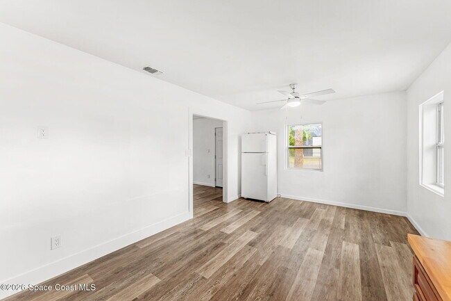 Building Photo - 405 Dummitt Ave