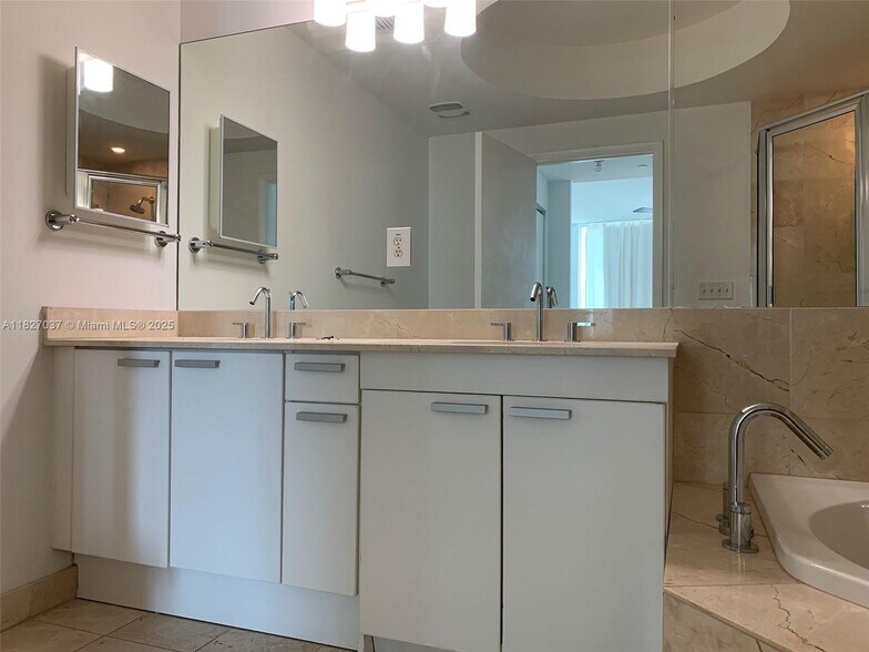 Building Photo - 3131 NE 188th St