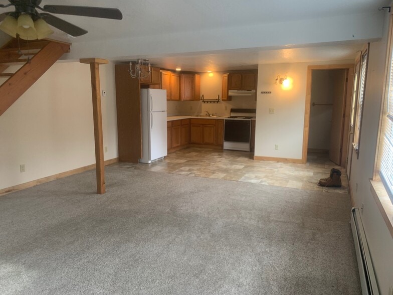 Primary Photo - 8834 State Rd