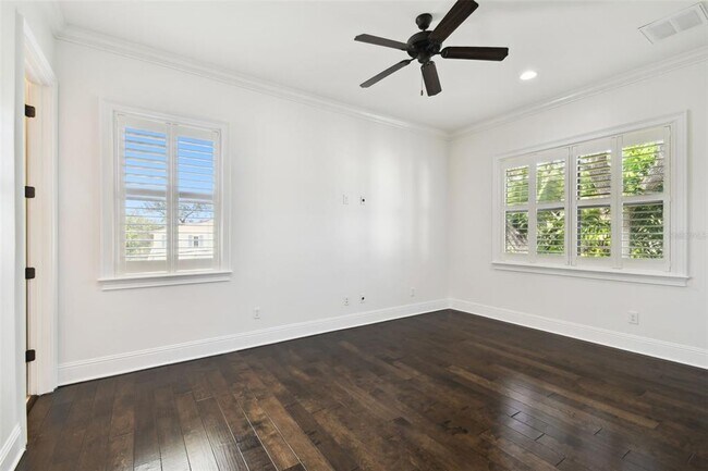 Building Photo - 134 Chesapeake Ave