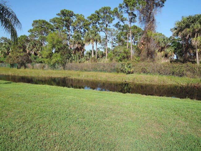 Building Photo - 944 Savannas Point Dr