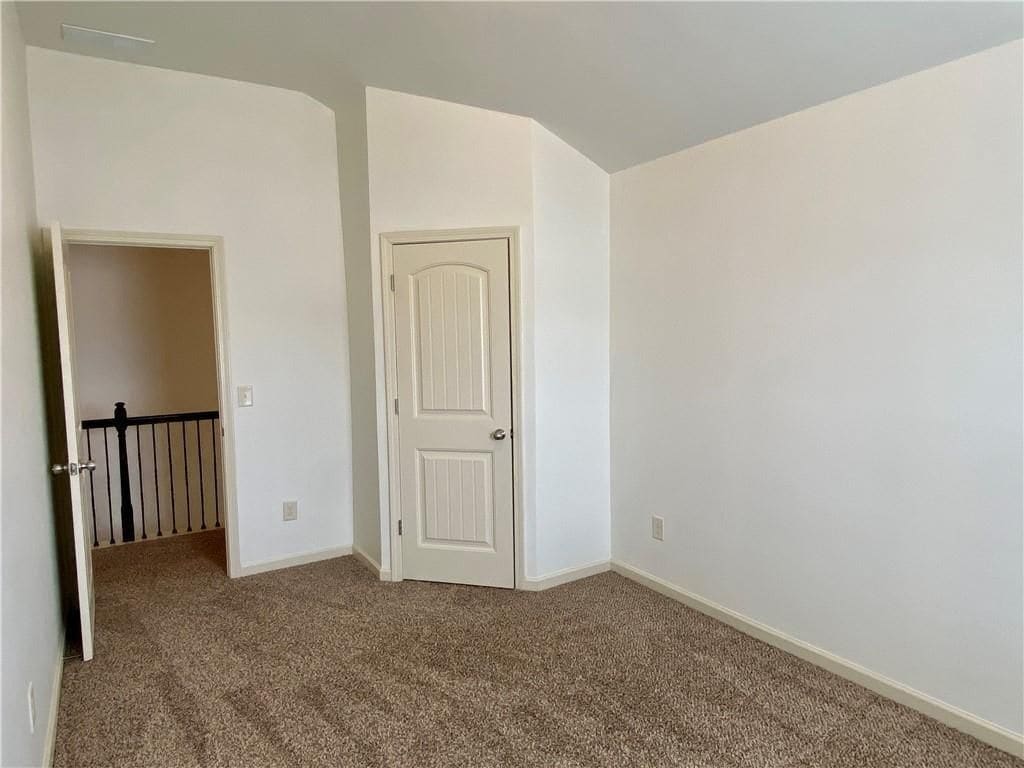 Building Photo - 611 Stonehurst Ln
