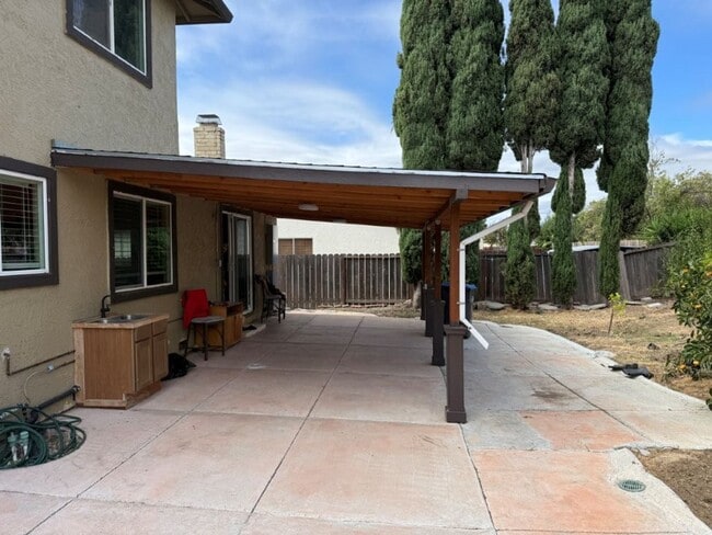 Building Photo - Unique 5 Bedroom 2 Story w/ Solar Suisun *...