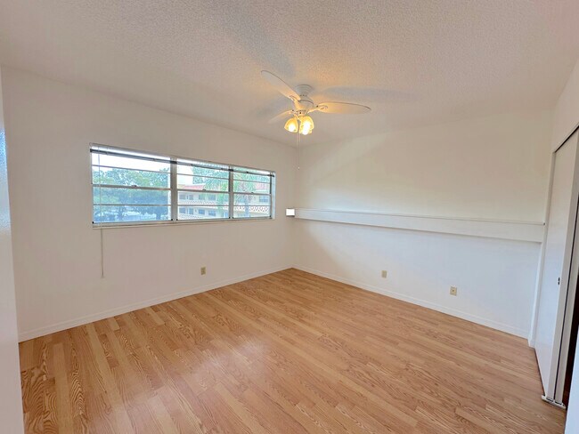 Building Photo - 2383 Netherlands Dr