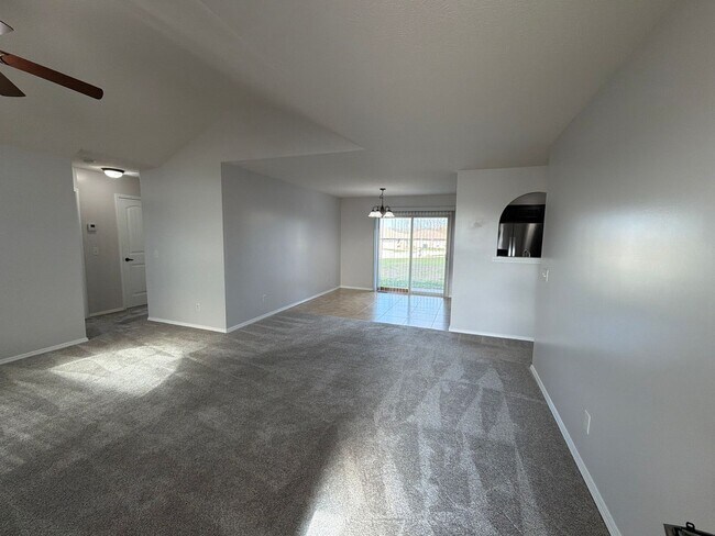 Building Photo - Your Perfect Home Awaits