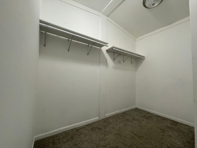 Building Photo - 3 Bedroom 2 Full Bath Home In Valpo