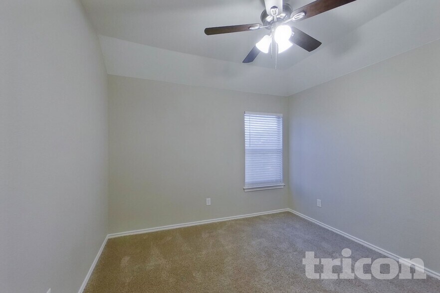 Building Photo - 1082 Suffolk Ln