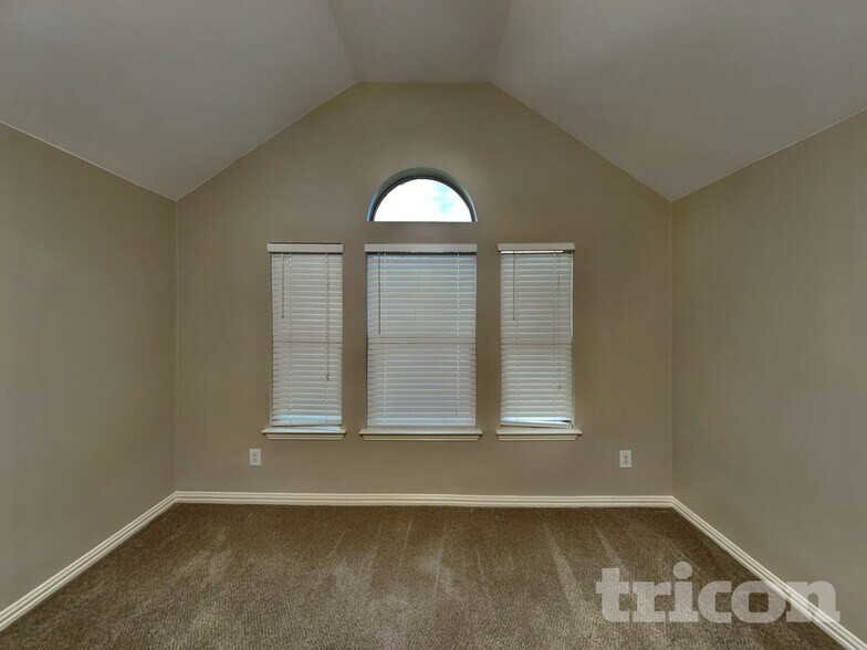 Building Photo - 205 Old Spanish Trail
