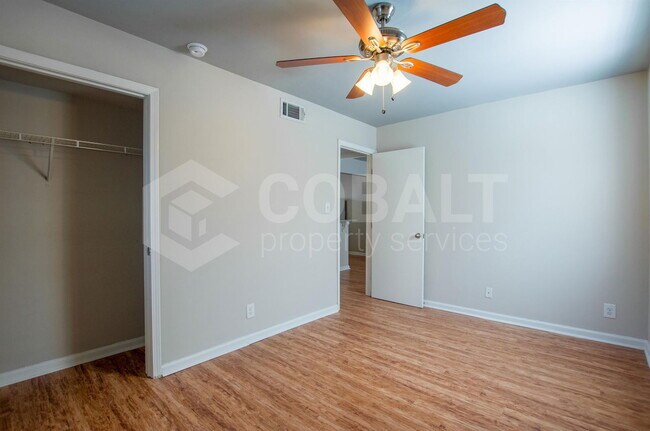 Building Photo - 271 Glen Iris Dr NE