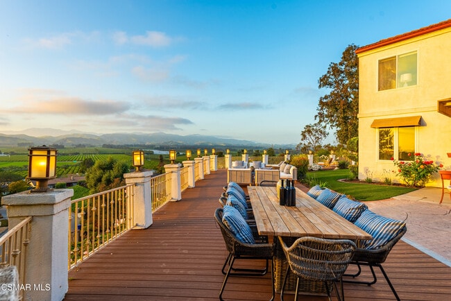 Building Photo - 1074 Deseo Ave