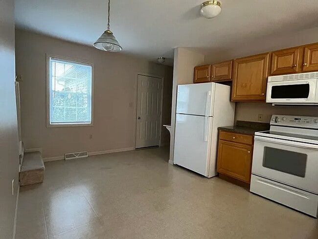 Building Photo - Spacious 3 Bed 2 Bath Townhouse In Lititz