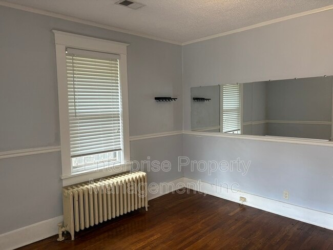 Building Photo - 2371 Parkway Pl