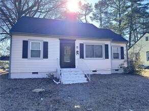 Building Photo - 307 Hawthorne Rd