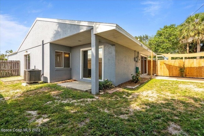 Building Photo - 131 3rd Ave