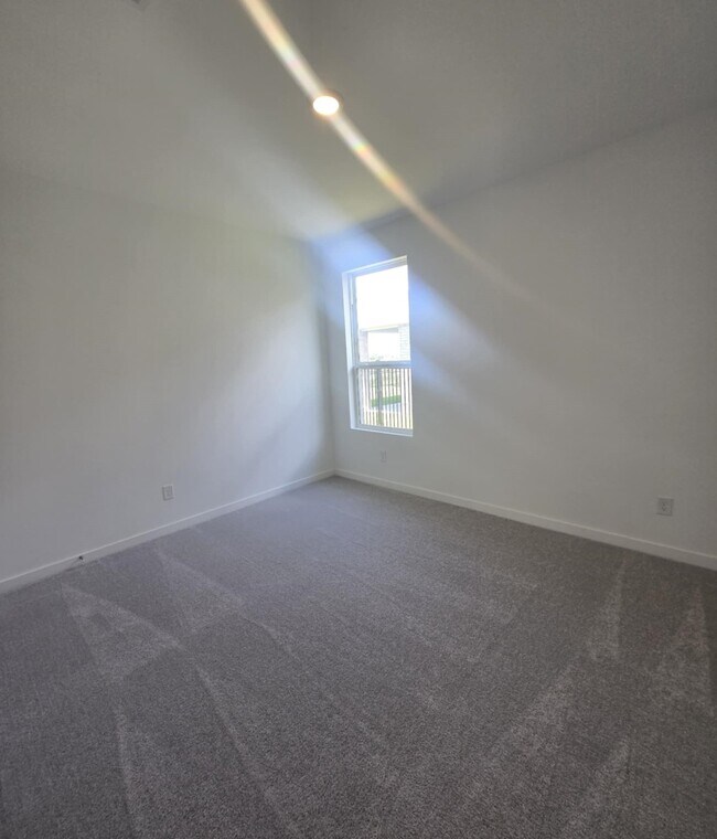 Building Photo - 3053 Avineda Sonoma Dr